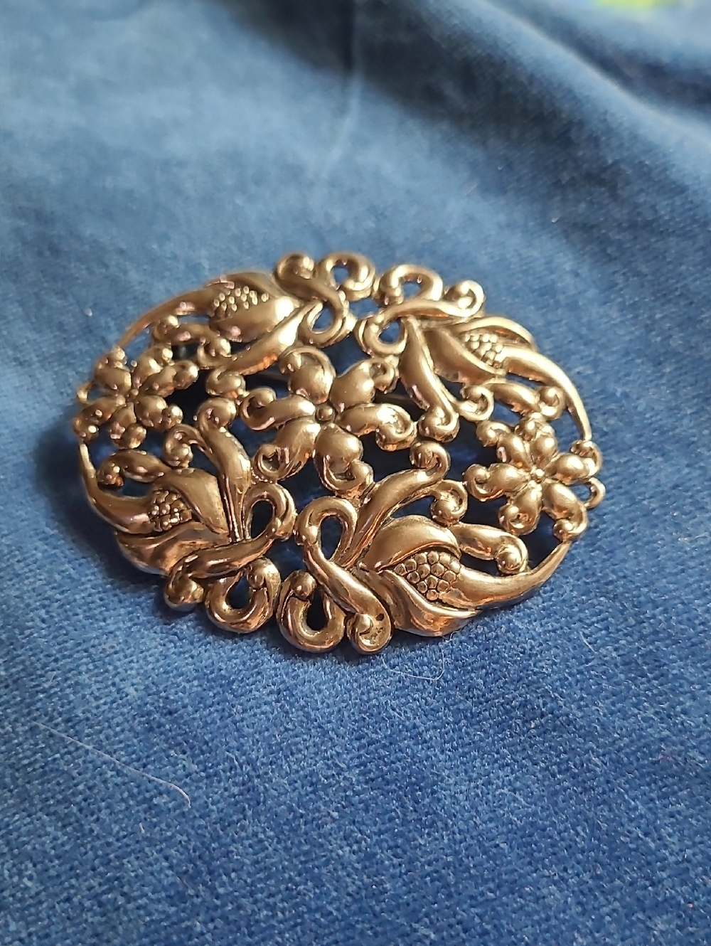 Vintage Silvertone Floral Repousse Style Filigree Brooch